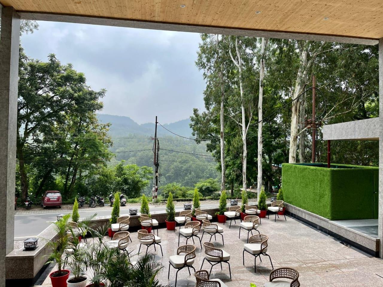 Hotel The Prominence Mussoorie Road Dehradun Exterior foto