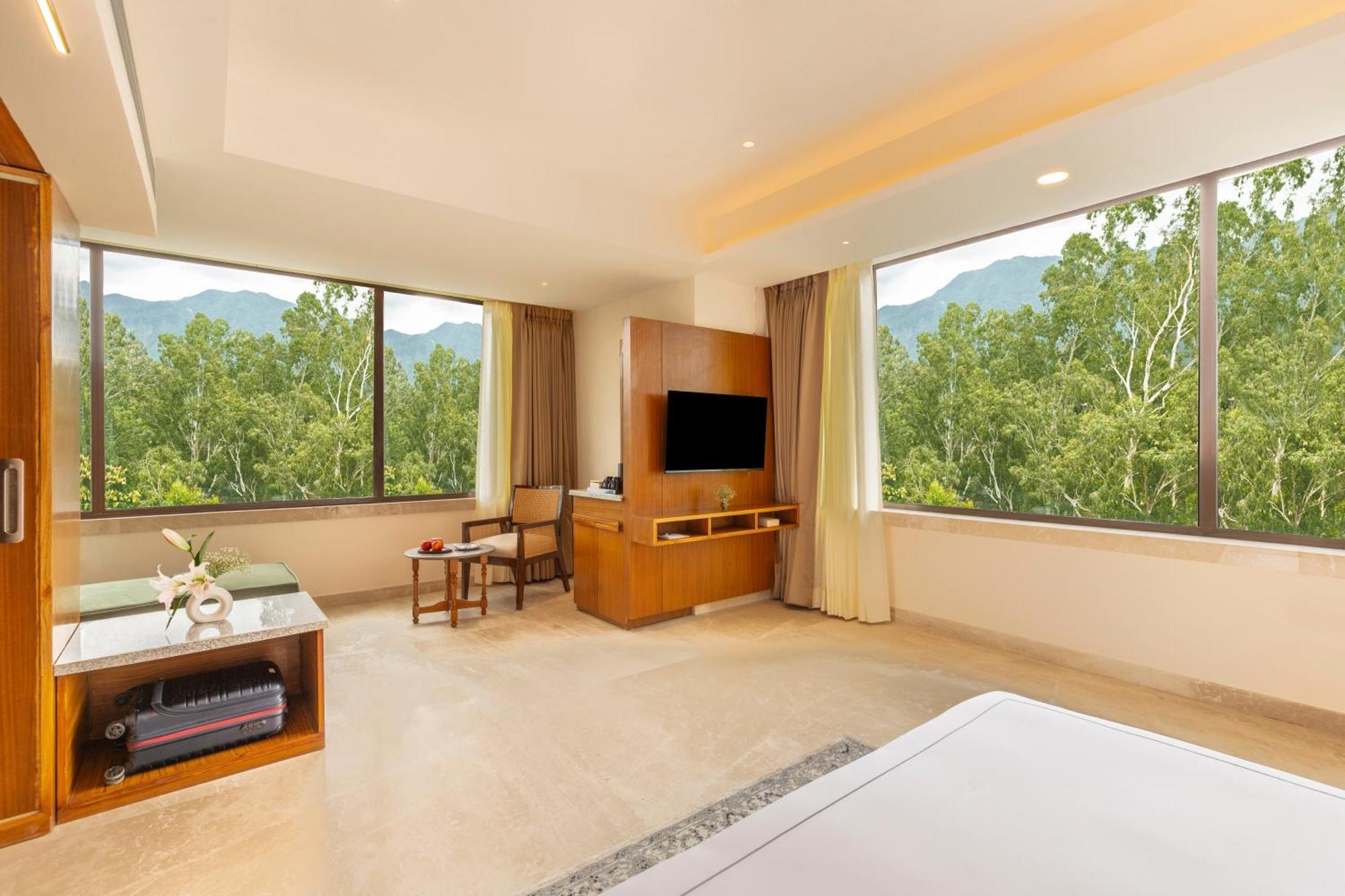 Hotel The Prominence Mussoorie Road Dehradun Exterior foto