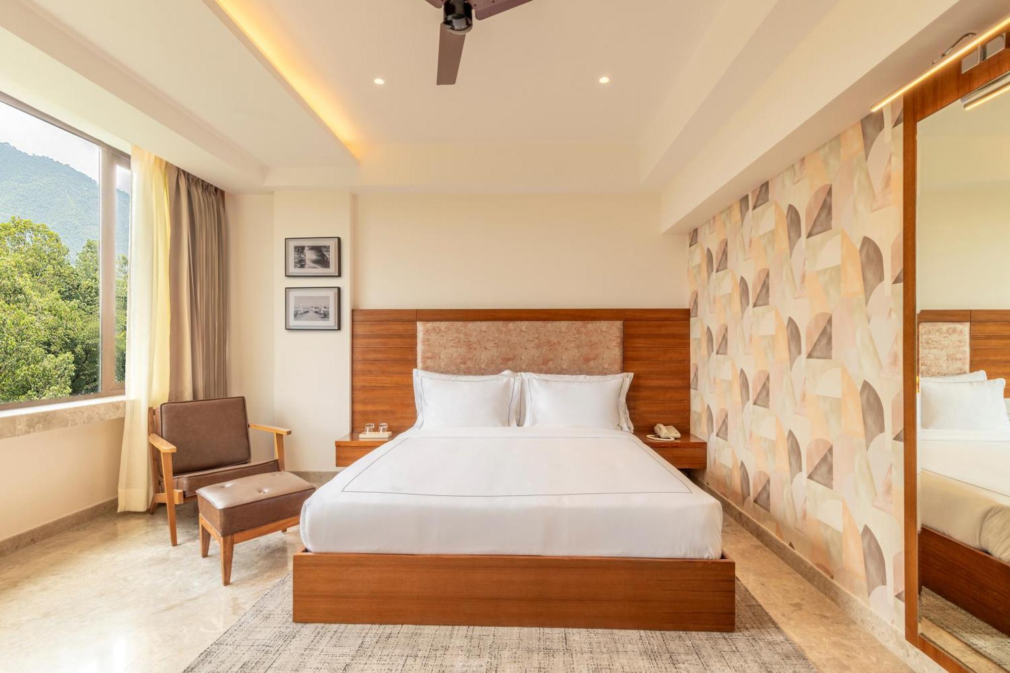 Hotel The Prominence Mussoorie Road Dehradun Exterior foto